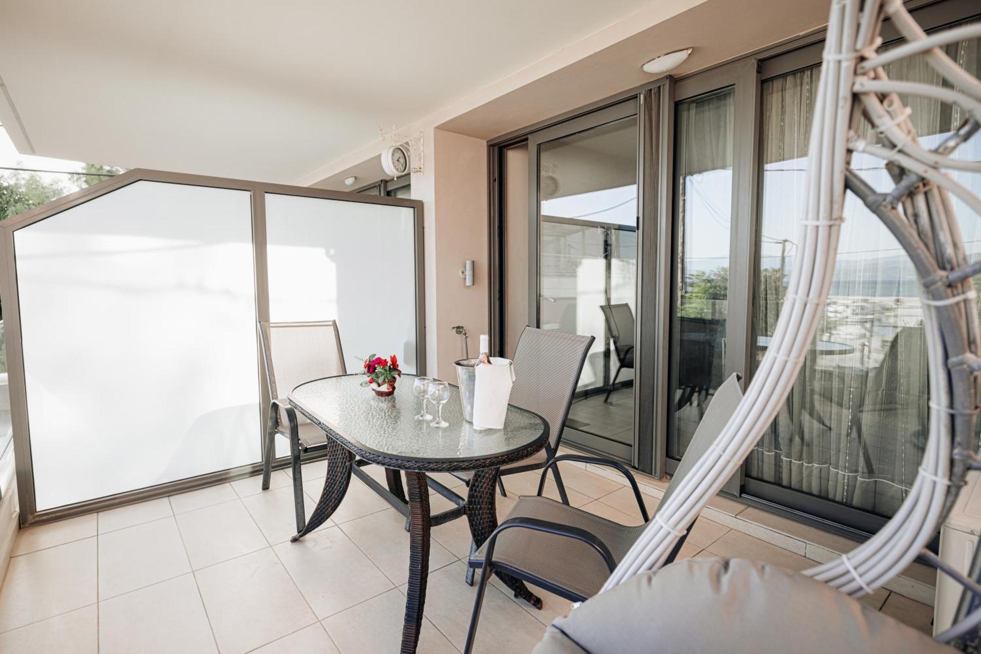 Filippos Apartments Amarynthos Exterior photo